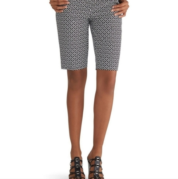 NWOT White House Black Market Geometric print Bermuda Womans Short - Picture 2 of 5